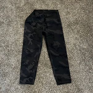 Zyia Active Camo Army Crop Light n Tight Leggings Workout Tights Size 6-8
